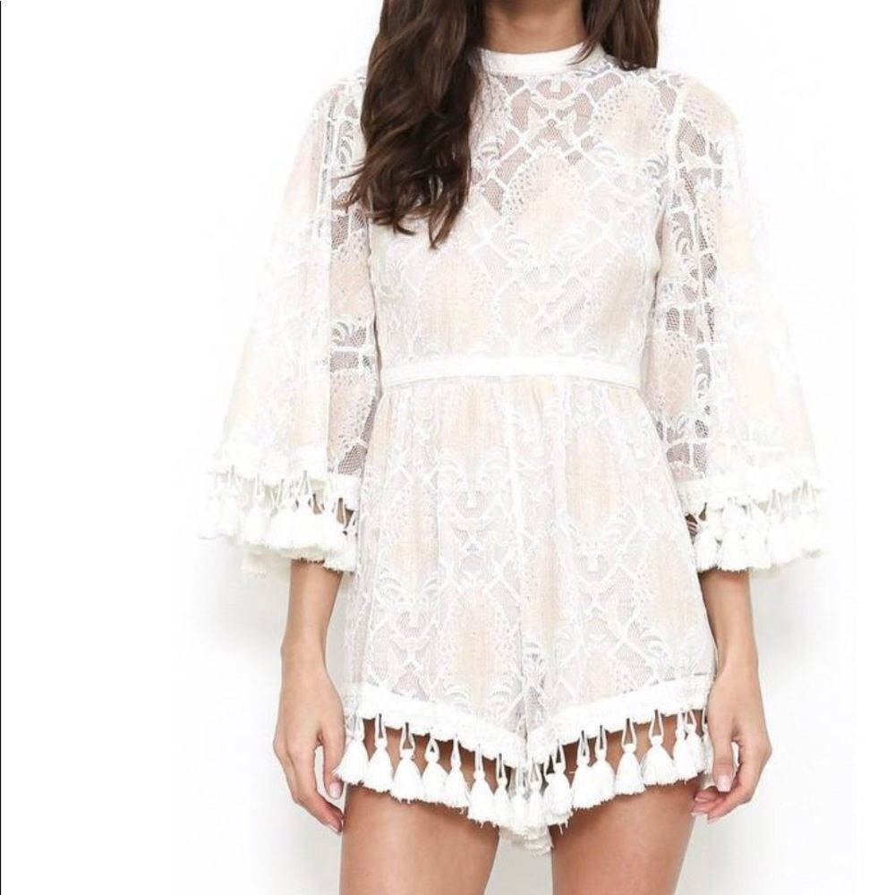 NEW L’ATISTE elegant ivory & pink lace Pom Pom bell sleeves lined romper S